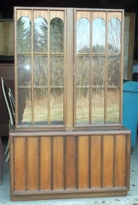 ARMARIO ESTANTERÍA PUERTA CRISTAL NOGAL VINTAGE MEDIADOS SIGLO MODERNO Foto 1 de 4