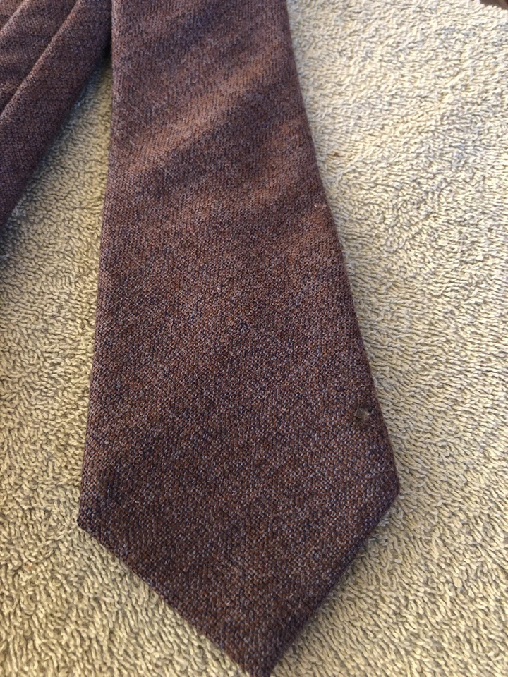 Corbata de lana de cordero tejida gris/roja escocesa Cambridge Classics de Mervyn’s Foto 1 de 4