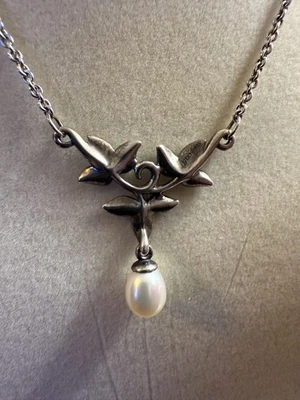 Collar colgante James Avery retirado enredaderas y perlas ¡HERMOSO! con original. JA Box Foto 1 de 4