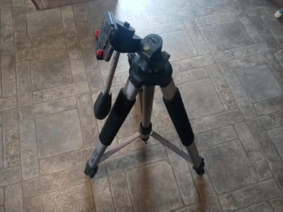 Davis & Sanford Magnum Aluminum Tripod with  3-Way Pan Tilt Head - Image 1 of 4