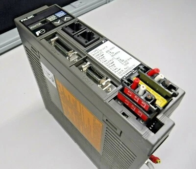 Amplificador servo drive Fuji Electric FALDIC RYC101D3-VVT2 (100 W, 0-333,3 Hz) - Imagem 1 de 4