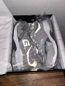 GUESS Men's Palak Memory Foam Insole Sneaker Light Grey Size 9.5 - Picture 1 of 13