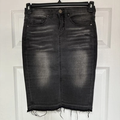 NUEVO CON ETIQUETAS BLANK NYC Mujer Fiel ELASTIZADO Denim Lápiz NEGRA Falda Talla 25 Foto 1 de 2