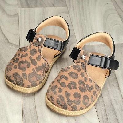 Sandalia/zapatos UGG Emmery leopardo para niños pequeños talla 04/05 Foto 1 de 4