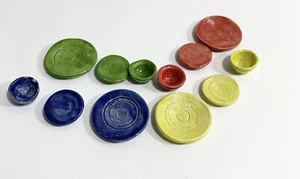 Platos para casa de muñecas hechos a mano de gres para cena, ensaladas y cuencos 12 piezas J - Imagen 1 de 6