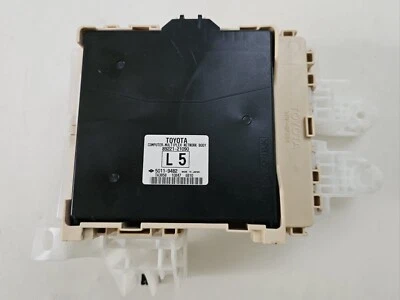 Caja de fusibles interior Scion tC 2014-2016 con módulo de red multiplexado Foto 1 de 4