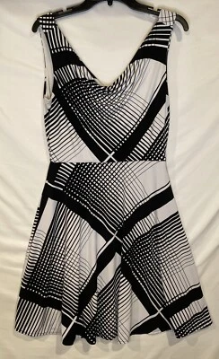 Vestido para mujer White House Black Market geométrico a rayas a cuadros drapeado talla 6 Foto 1 de 4