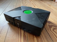 Xbox Konsole (defekt; für Bastler) mit 2 Controllern