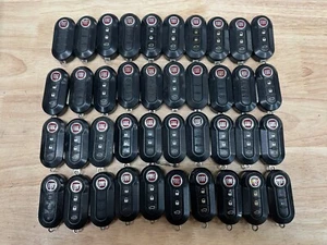LOTE DE 40 LLAVES ABATIBLES FIAT GENUINAS OEM MANDO A DISTANCIA - Imagen 1 de 2