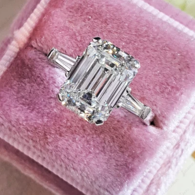 5.10Ctw Emerald & Baguettes Moissanite 3-Stones Engagement Ring Platinum Plated — 第 1/4 张图片