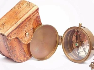 Vintage Collection Brass Compass with Leather Case Antique Pocket Compass Gifts - Picture 1 of 6