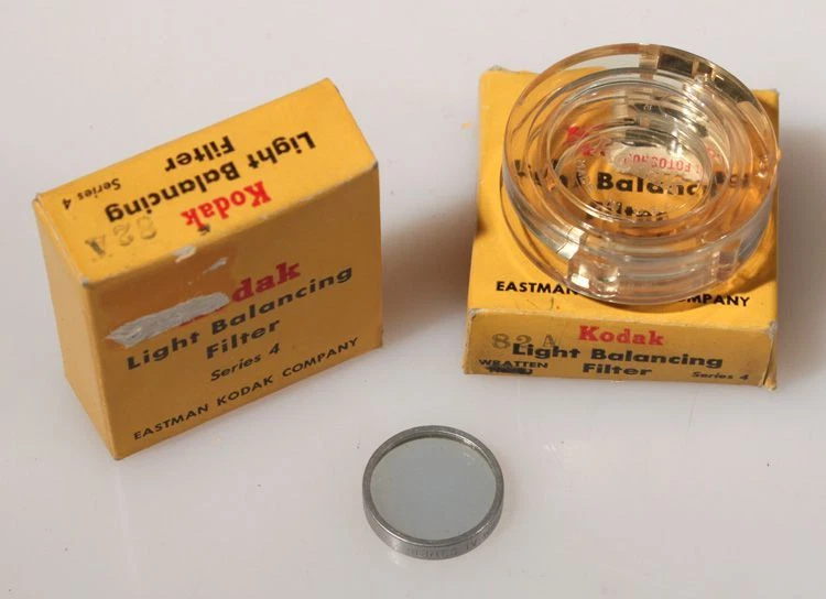 KODAK LIGHT BALANCING FILTER SERIES 4 (82-A) IN CASE AND BOX - Image 1 of 1