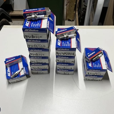 Vauxhall Genuine AC Delco Spark Plugs Job Lot 9318850 90350018 93183997 9195109 - Image 1 of 4