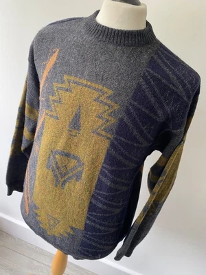 VTG mens 80's HUGO BOSS RUSTIC WOOL BLEND RETRO PATTERN WEST GERMAN JUMPER 44" - Image 1 of 4