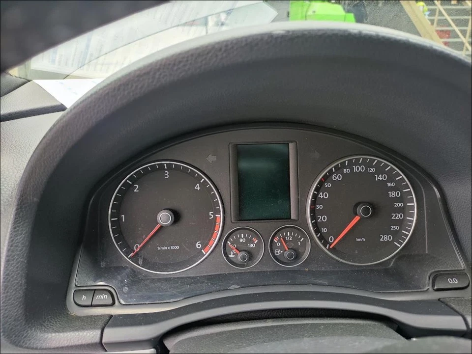 Compteur VOLKSWAGEN SCIROCCO 3 PHASE 1 COUPE 1K8920874D - Photo 1/1