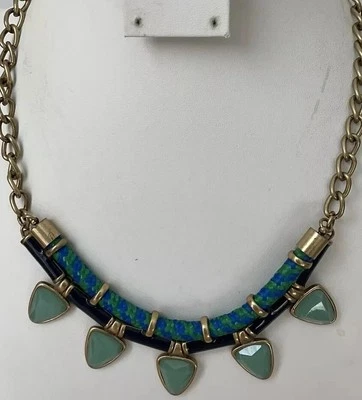 J экипажа ожерелье с зелеными камнями и 16 в общей длине - Изображение 1 из 4