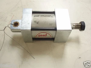 PHD TOM THUMB  PNEUMATIC CYLINDER  P/N AP11/8X3/4R  0.750" STROKE   BORE: 1.125" - Picture 1 of 4