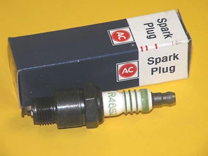 RIVIERA FIREBIRD AC Spark Plugs # R46SZ with GREEN STRIPE RINGS  - Picture 1 of 2
