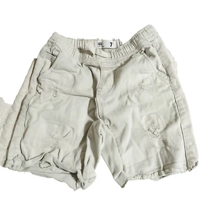 Cotton On KIDS Tan Shorts 7 - Picture 1 of 11