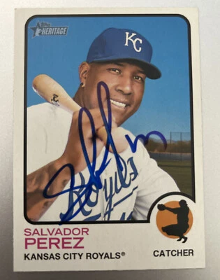 SALVADOR PEREZ Signed 2022 Topps Heritage Baseball Card #267 KC ROYALS AUTO - Image 1 of 2