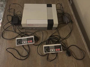 All Original OEM Nintendo NES Console Bundle With 2 OEM Controllers WORKING - Picture 1 of 4