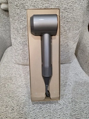 Secador de pelo Dyson Supersonic nuevo en embalaje original Foto 1 de 4