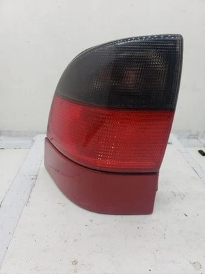 Luz trasera del conductor sedán cuarto de panel montado se adapta a 99-01 SAAB 9-5 650051 Foto 1 de 4