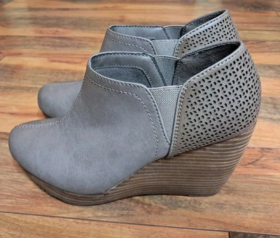 Dr. Scholl's Boots Womens Harlow Slip On Wedge Booties Size 7.5 Taupe Comfortp - Image 1 of 4