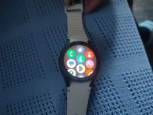 Samsung Galaxy Watch 7 BT 40mm CR Mit OVP Ladegerät Magnet Armband Uhr Neu  - Bild 1 von 17