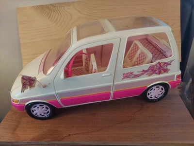 Vtg Barbie Mini Van #13185 BBQ Picnic 1995 Pink White Mattel - Image 1 of 4