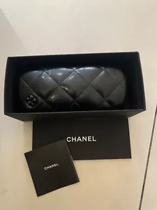 Chanel Clamsheel Black Glasses Case NEW - Picture 1 of 3