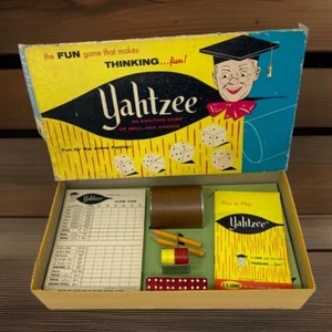 66 Jahre altes Yahtzee 2. Spiel ES Lowe Vintage 1961 original unbenutzt Inhalt in getragener Box - Bild 1 von 13