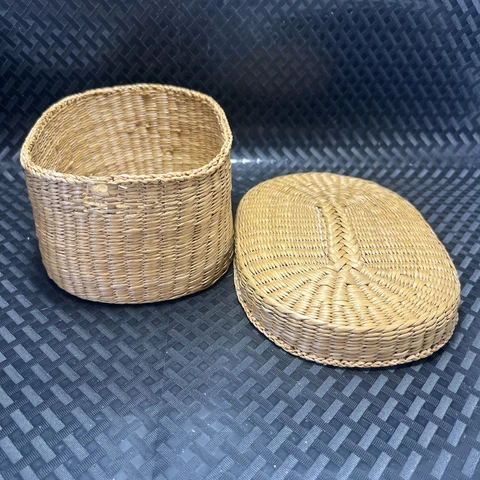 Vintage Small Woven Grass Oval Basket With Lid Trinket Storage Box 6 3/8” -Read Cover