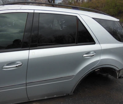 2007-2011 Mercedes-Benz ML63 AMG Rear Door Assembly Driver Left LH OEM Foto 1 de 3
