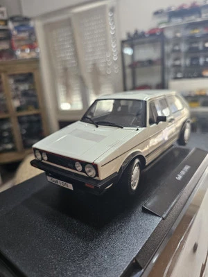 VW Golf 1 Gti Pirelli White 1983 1:18 Welly - Immagine 1 di 4