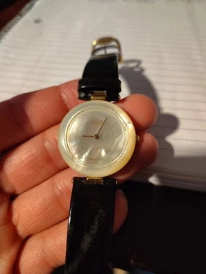 Vtg TISSOT ROCK WATCH Rockwatch Mother of Pearl Swiss Quartz R150 R-150 - Image 1 of 4
