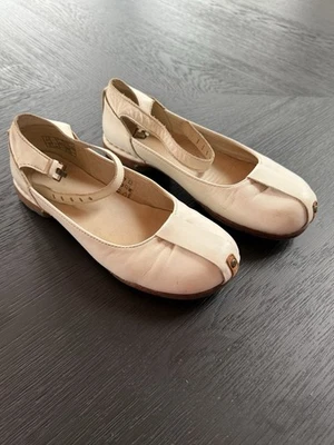 Винтажные белые туфли 1970-х Dr. Martens модель Mary Jane - Изображение 1 из 4