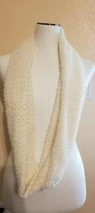 Justice Girls White Scarf One Size Faux Fur 100% Polyester Pre Owned  - Picture 1 of 3