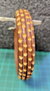 Vintage Handmade Round Carved Design Wood Bangle Bracelet Fashion Costume - Imagen 1 de 7