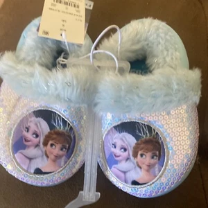 Zapatillas Disney Frozen Else & Anna Azul Brillante Forradas de Piel Niñas Talla 5/6 Nuevas - Imagen 1 de 6