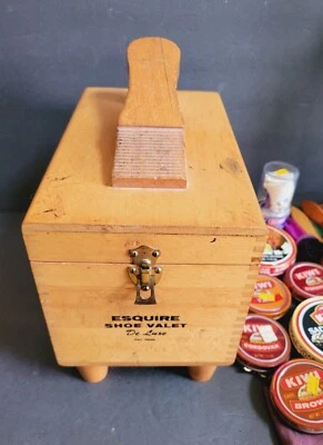 VINTAGE WOODEN ESQUIRE SHOE VALET DE LUXE SHOE SHINE BOX KIT W/ BRUSH & POLISH  - Image 1 of 4