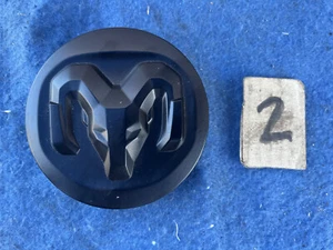 RAM 2500 3500 CENTER CAP HUB COVER (1) 2019 2020 2021 BLACK 6PG01TRMAA 2697B - Picture 1 of 3