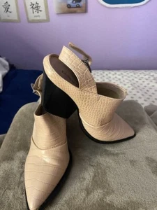 CHINESE LAUNDRY LOS ANGELES BEIGE HEEL WOMANS SIZE 6.5 - Picture 1 of 1