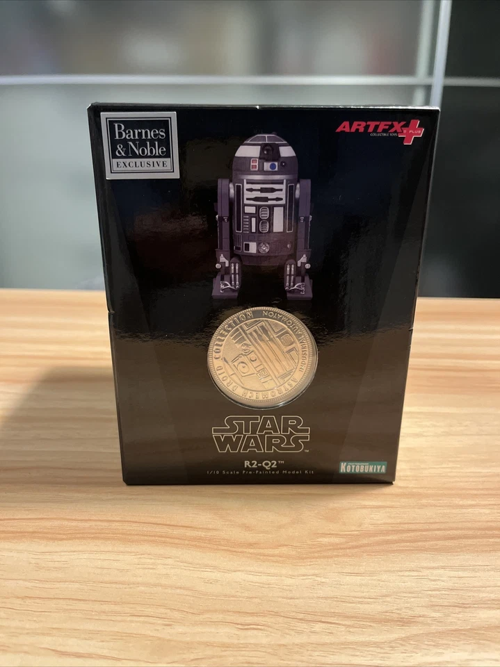 Star Wars R2-q2 Barnes & Noble 1 to 10 Scale KOTOBUKIYA ARTFX .