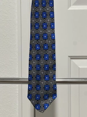 Gravata masculina de seda Bachrach azul formato quadrado padrão geométrico Itália - Imagem 1 de 4