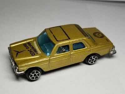 Mercedes Benz 240D Vintage - Nº VERANO S688 Hecho en Hong Kong - 1/64 - Coche Dorado Foto 1 de 4