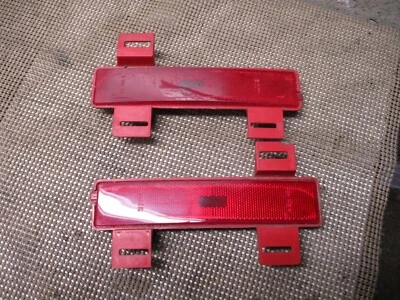 1995-1996 1997 1998 1999 Buick Riviera luzes indicadoras laterais traseiras vermelhas 16519347 48 - Imagem 1 de 4