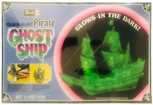Revell Quick-Build Pirate Ghost Ship Vintage 1978 Model Kit NEW Glows in Dark