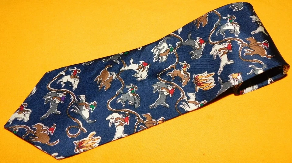 CORBATA TABASCO HECHA EN EE. UU. AZUL/MARRÓN/BLANCO CON MOTIVO BRONCO BUCKING - CORBATAS DE DISEÑADOR Foto 1 de 3