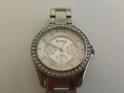 Fossil Riley Watch Women's Ladies 38mm Silver Tone ES-3202 Pave Date New Battery - Image 1 of 4